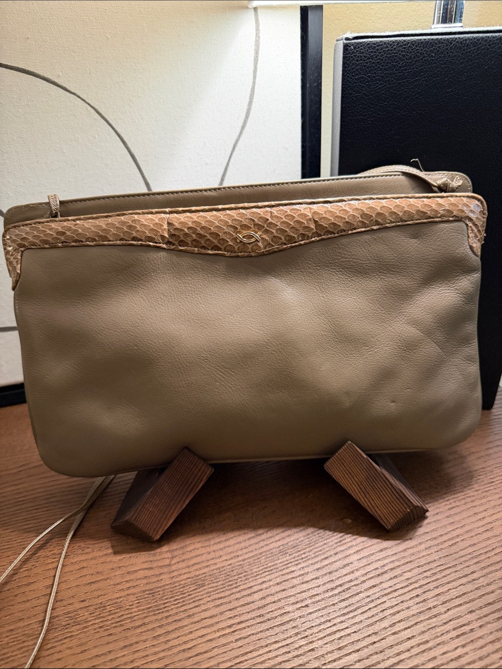 Vintage Palizzio Leather Clutch in Taupe with Snake-Trim